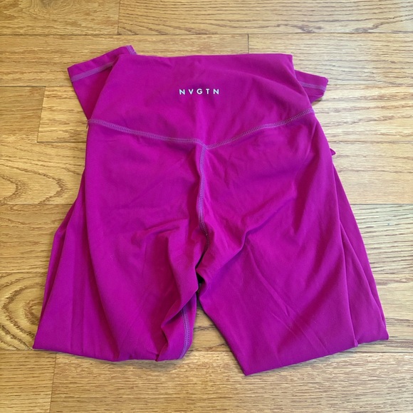 NVGTN Vibrant Pink Leggings - Picture 2 of 2